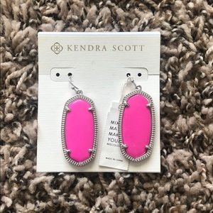 NWT Kendra Scott hot pink drop earrings